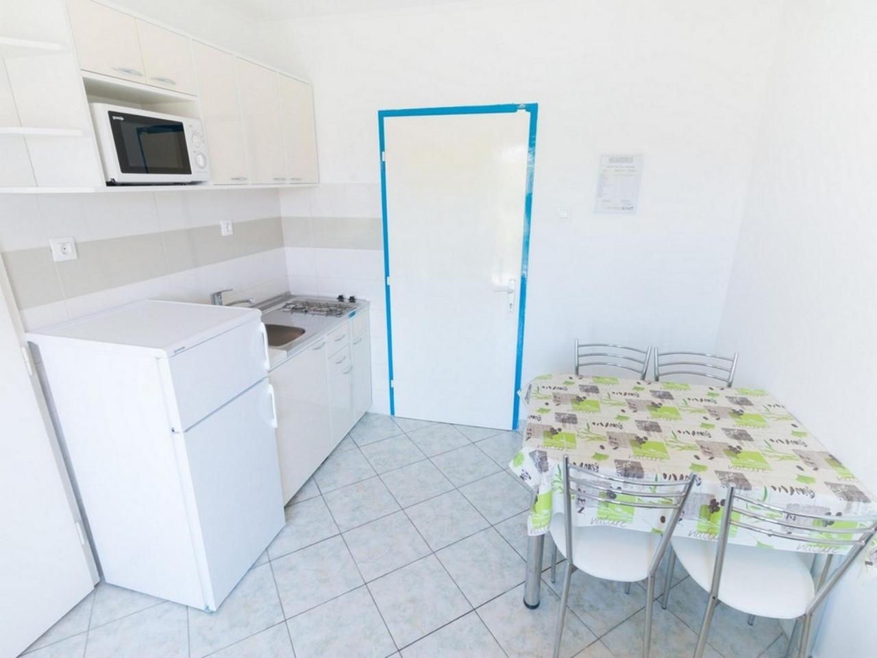 Apartment And Rooms Kristina Baška Buitenkant foto